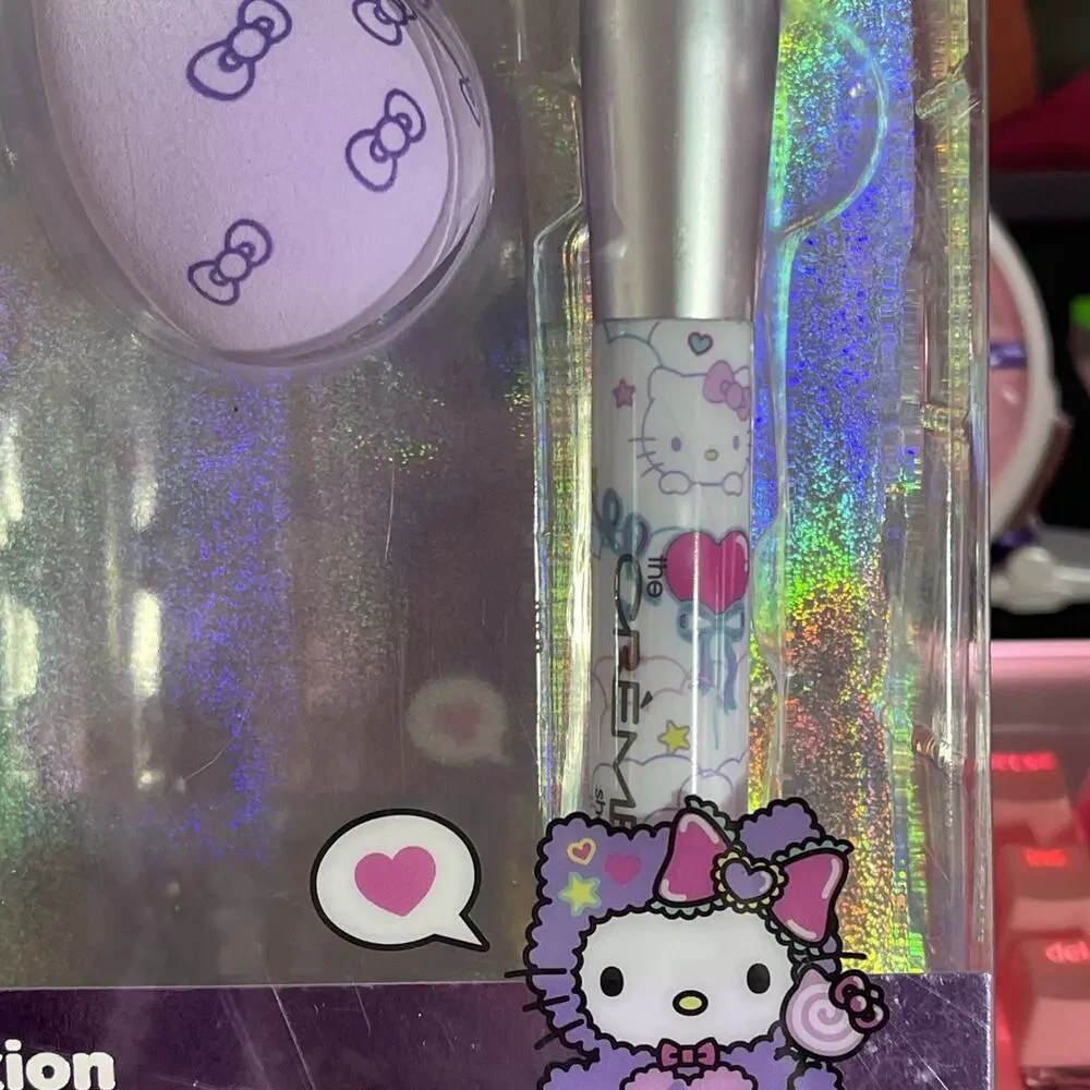 The Creme Shop x Sanrio Hello Kitty Makeup Brush & Sponge Set Cutie Complexion 4
